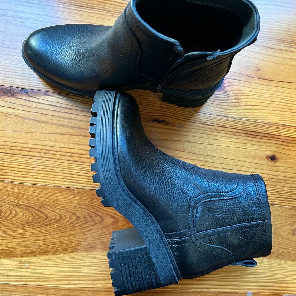 Zodiac heeled boots